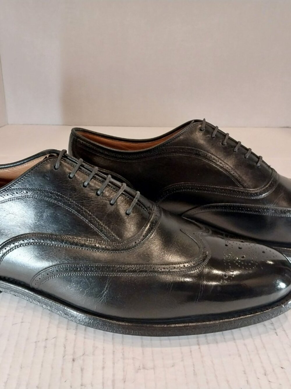 CHURCH'S men's (SAVE $1100) size 9.5 D black Oxford.